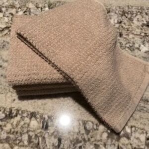 Quick Dry Benzoyl Peroxide Friendly Hand Towels (Set of 4)